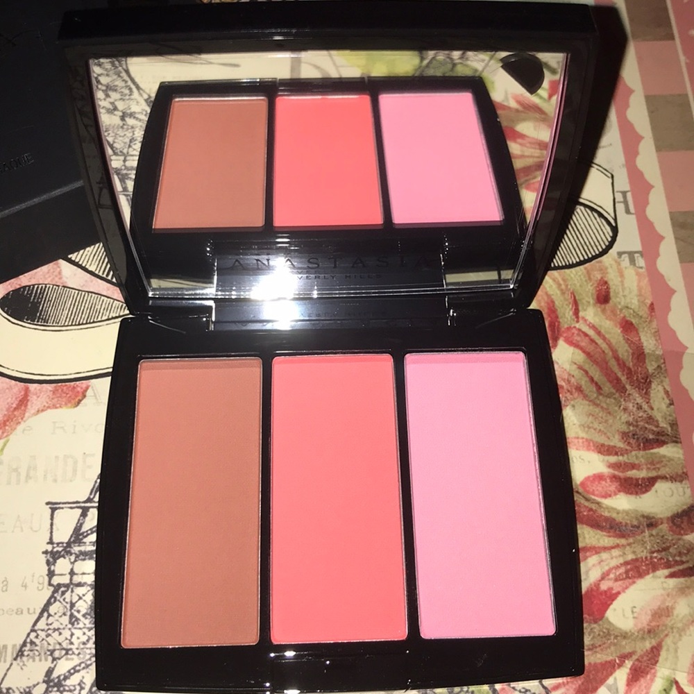 Anastasia Beverly Hills blush trio - Picture 4 of 5